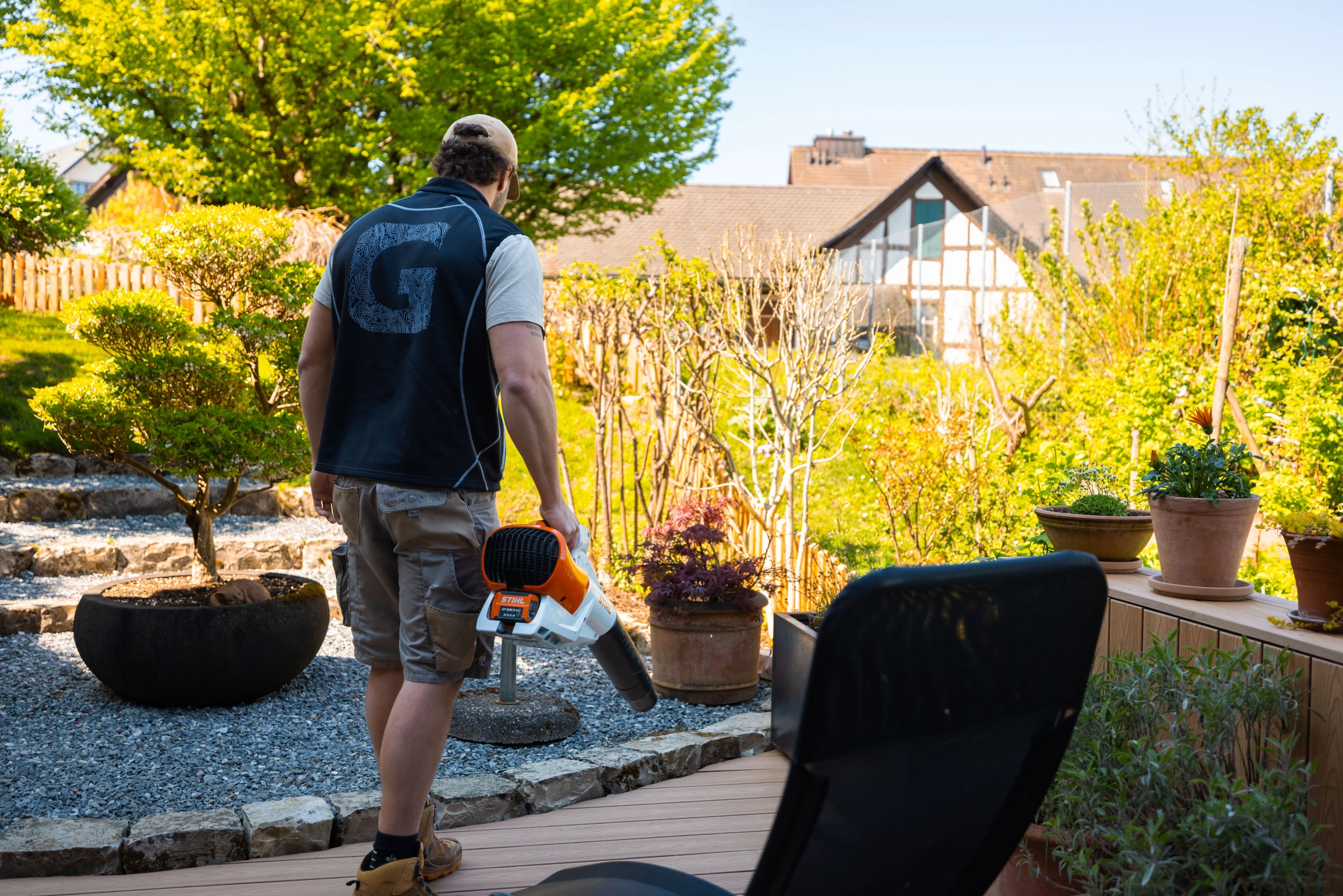Gregory bei der Arbeit im Profil